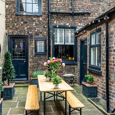 42 Is The Answer- Stunning York Townhouse Appearing On Tv Holiday Home Show Buitenkant foto