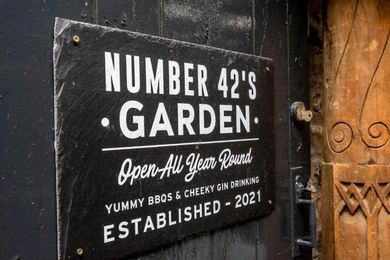 42 Is The Answer- Stunning York Townhouse Appearing On Tv Holiday Home Show Buitenkant foto